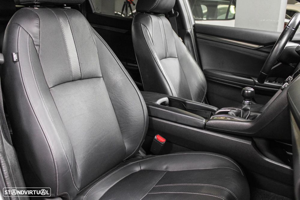 Honda Civic 1.0 i-VTEC Executive Premium - 17
