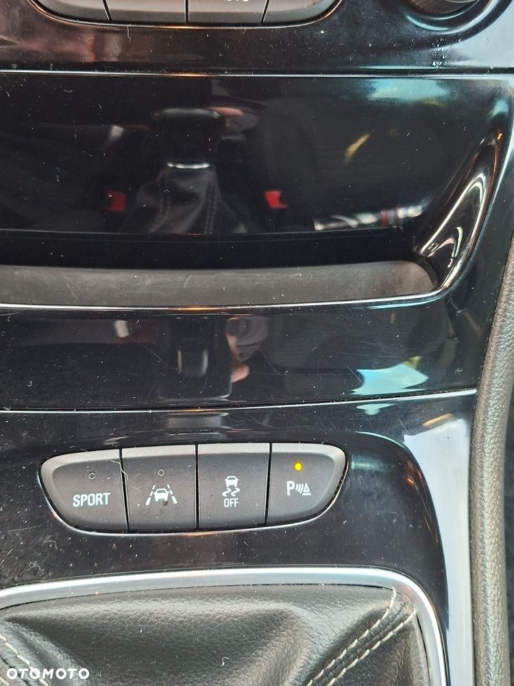 Opel Astra 1.4 Turbo Business - 19