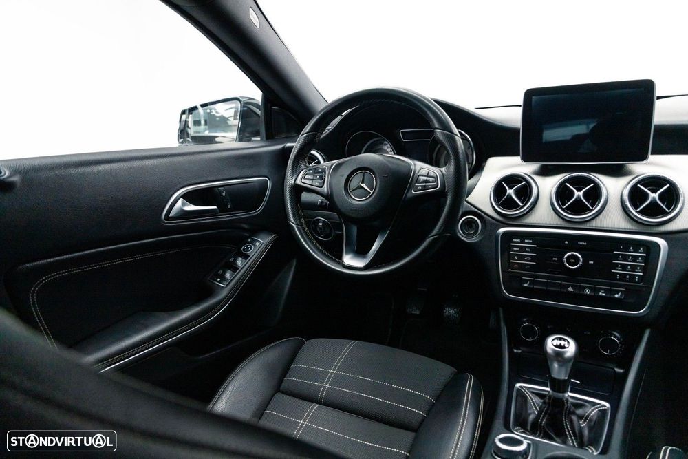Mercedes-Benz CLA 200 d Shooting Brake Urban - 15