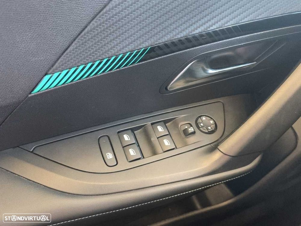 Peugeot 2008 1.2 PureTech Allure - 19