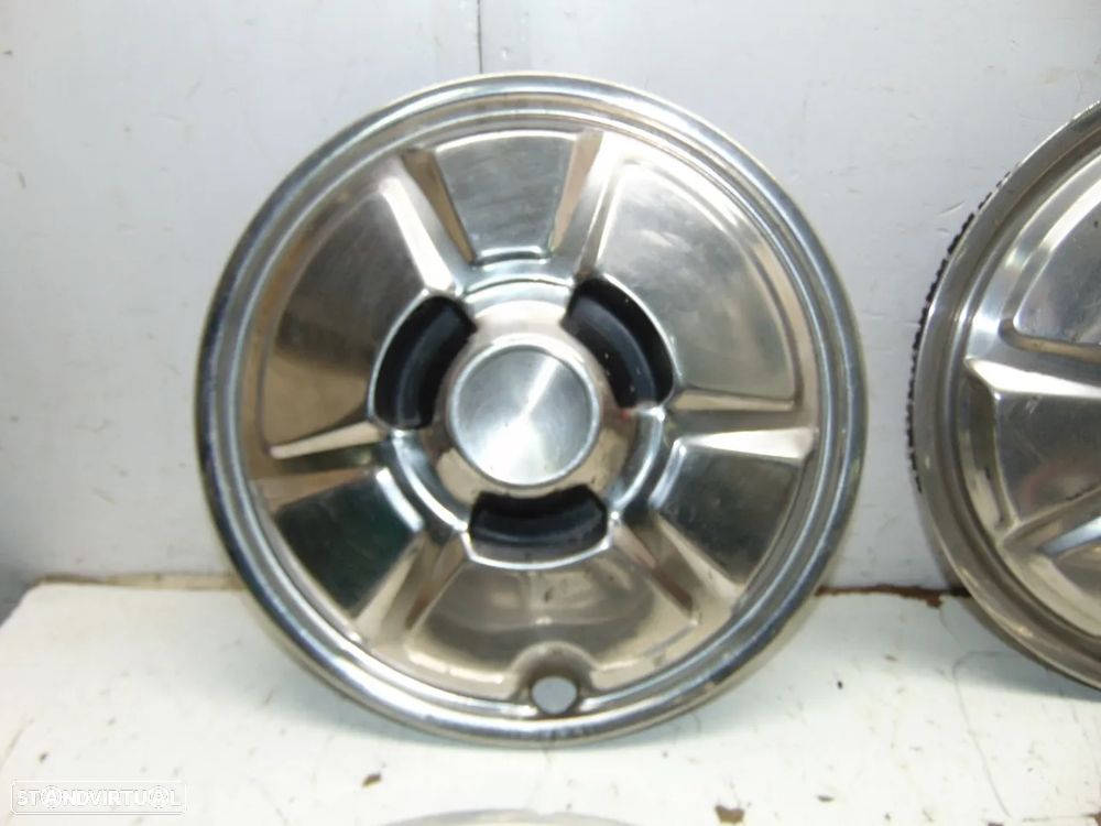 Mazda 818 tampões roda - 2