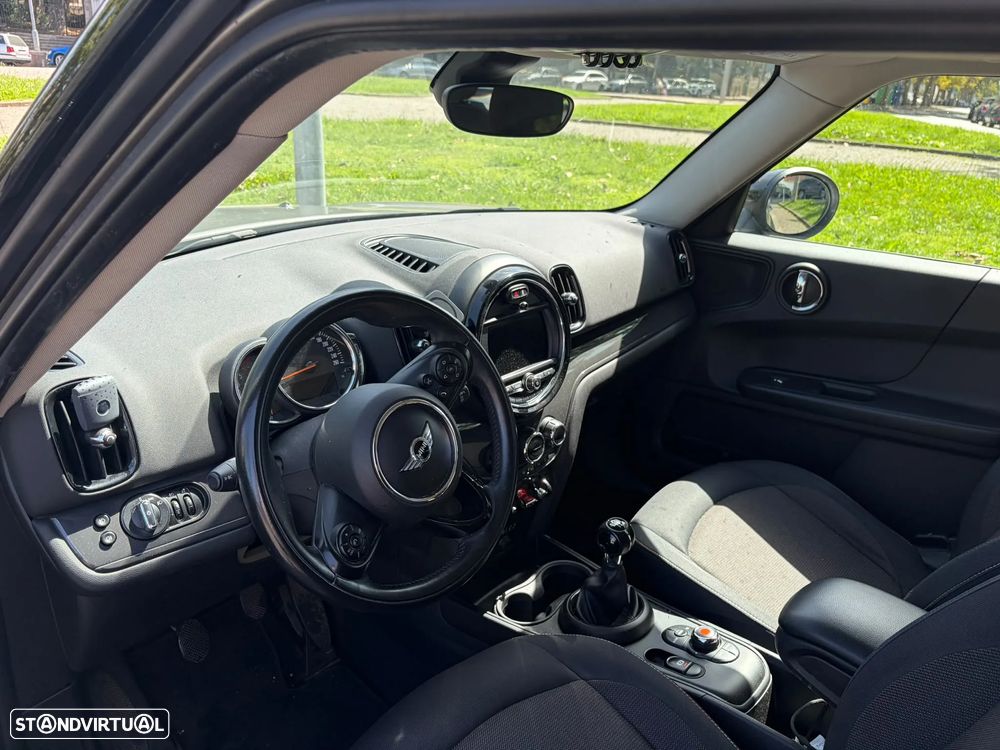 MINI Countryman One D - 9