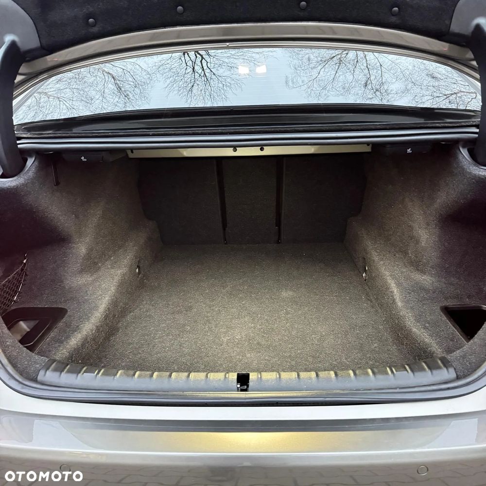 BMW Seria 5 530d Sport Line - 32