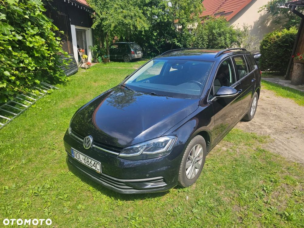 Volkswagen Golf - 1