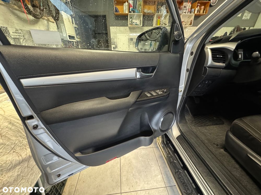 Toyota Hilux 2.4 D-4D Double Cab DLX 4x4 - 13