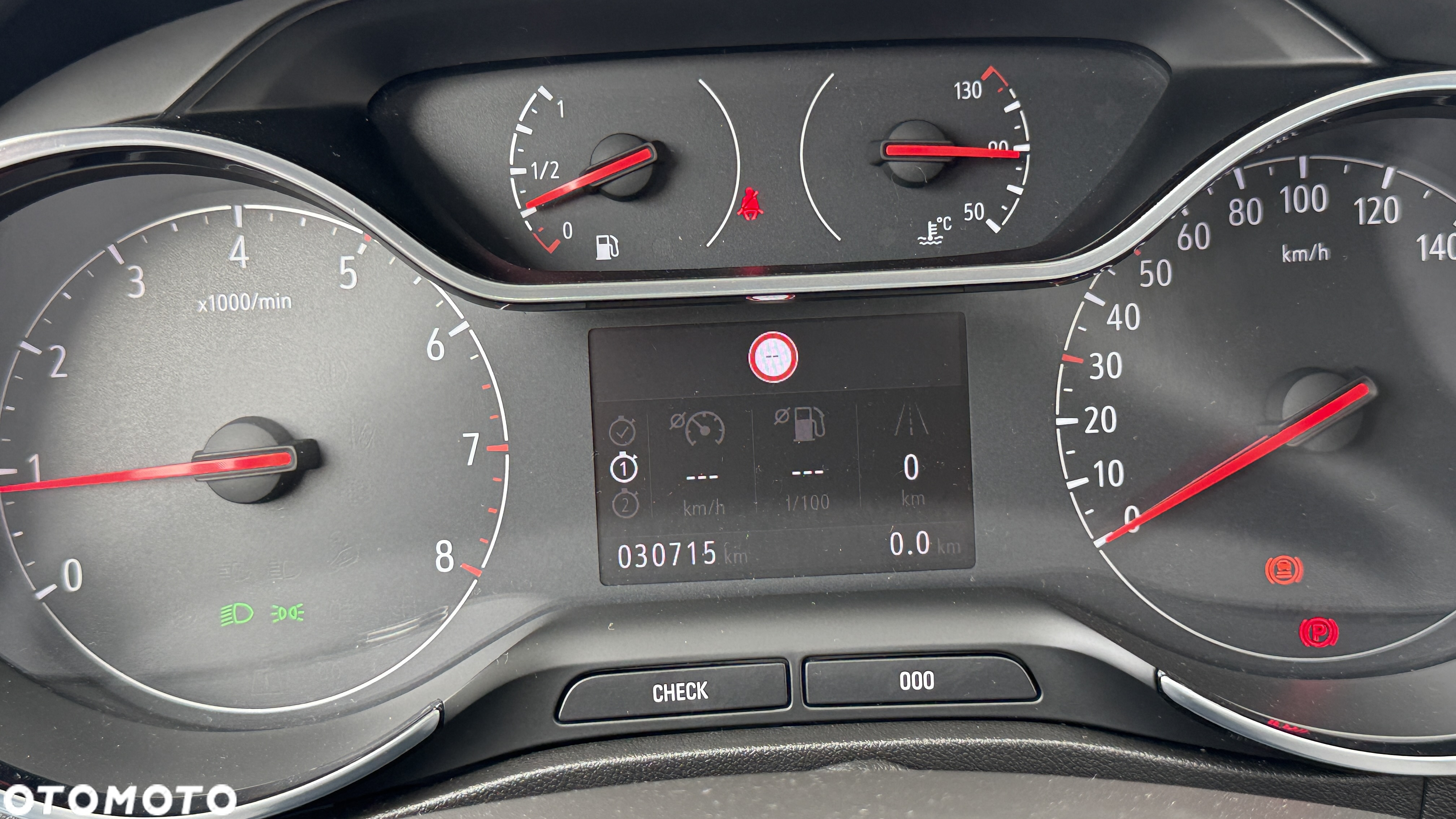 Opel Crossland X - 24