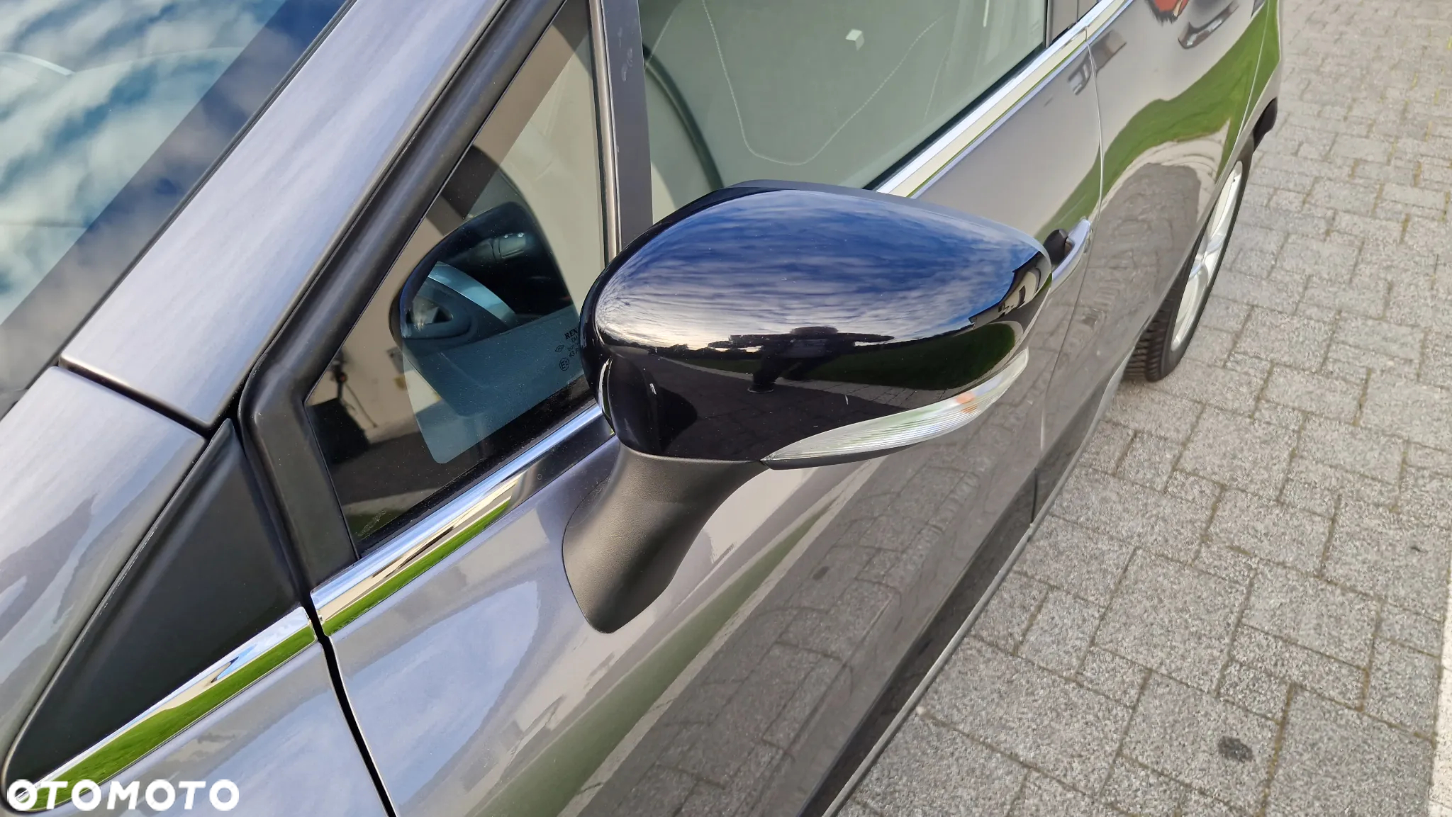 Renault Clio 1.2 16V 75 Limited - 25