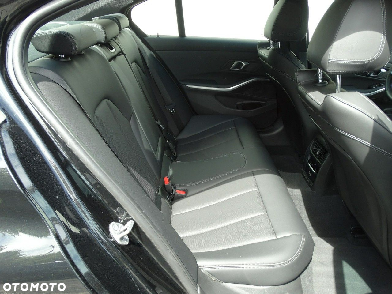 BMW Seria 3 318i M Sport - 11