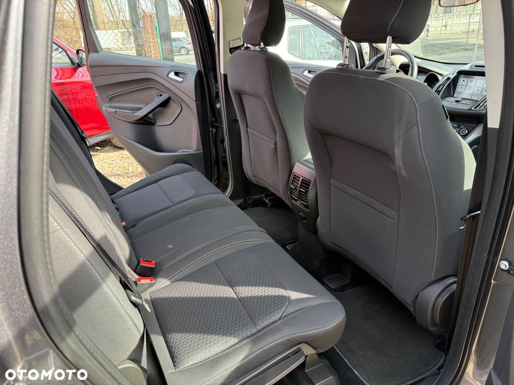 Ford Kuga - 13
