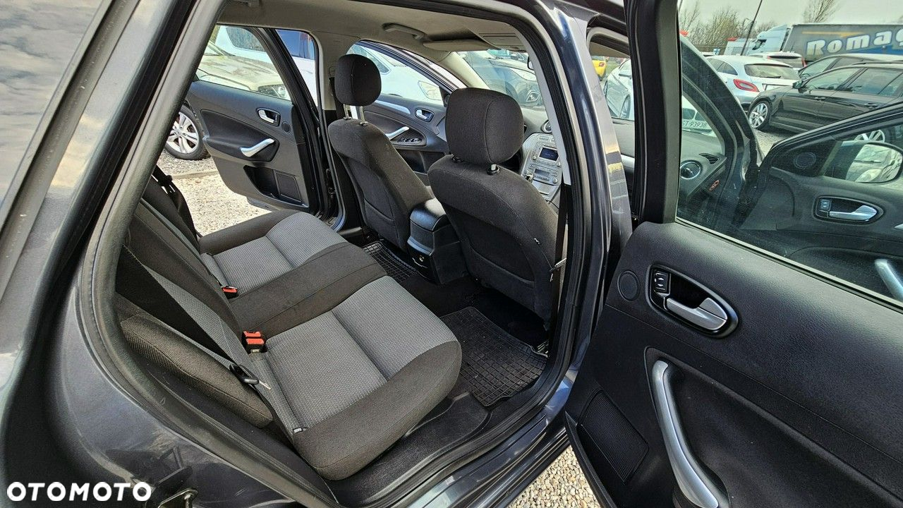 Ford Mondeo - 24