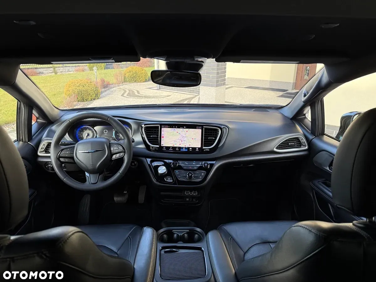 Chrysler Pacifica - 17