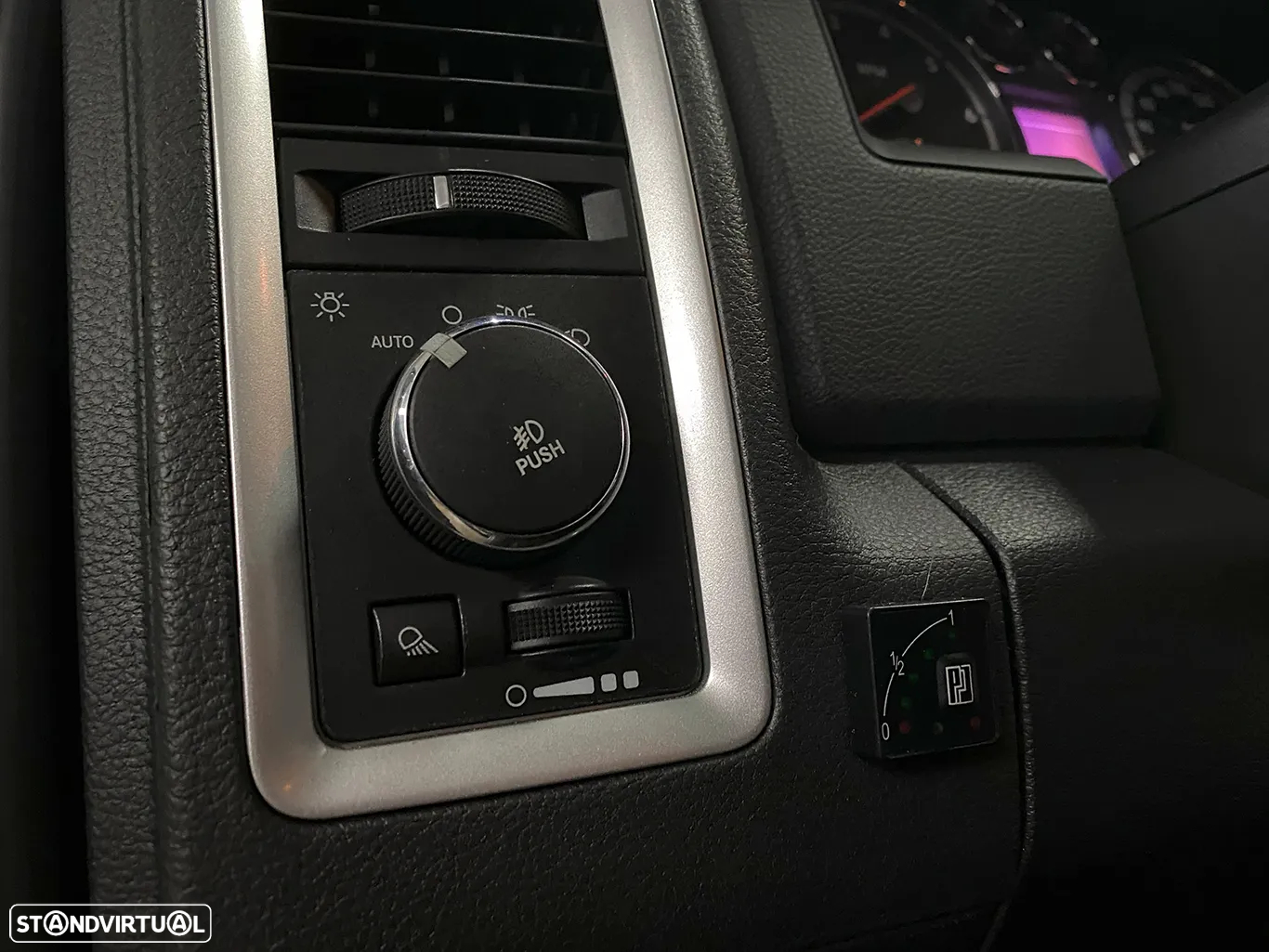 Dodge RAM 1500 5.7 V8 Hemi Sport OFFROAD - 35
