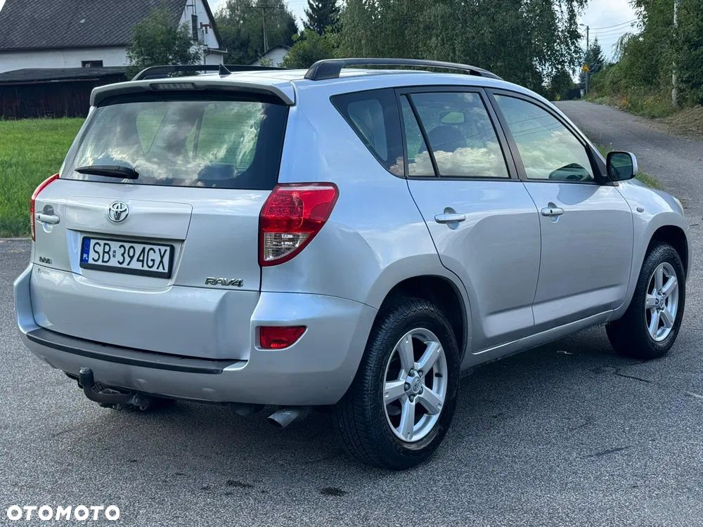 Toyota RAV4 - 9