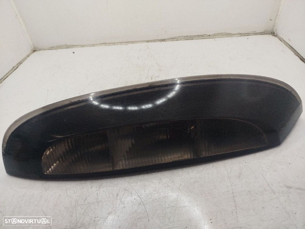 Farolim Stop Esq Opel Corsa C - 2