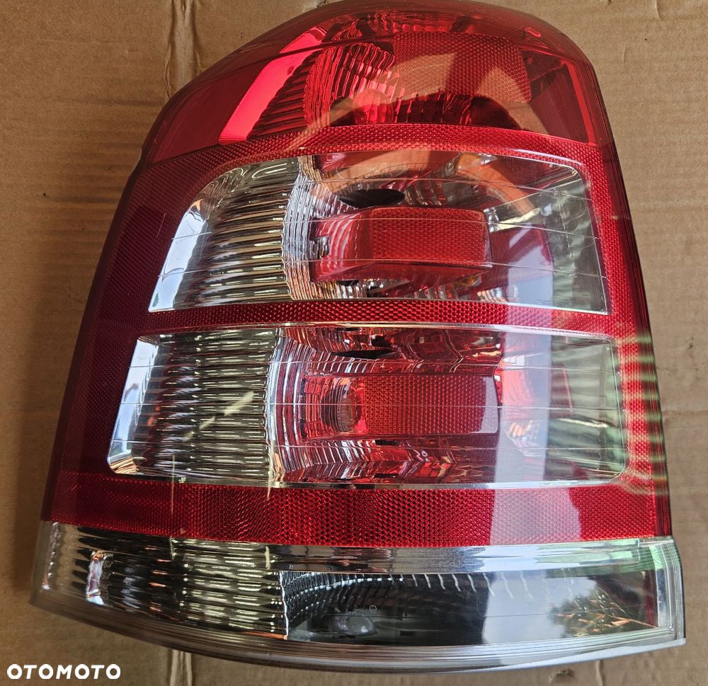 Opel Zafira B II lift lampa tył tylna   lewa