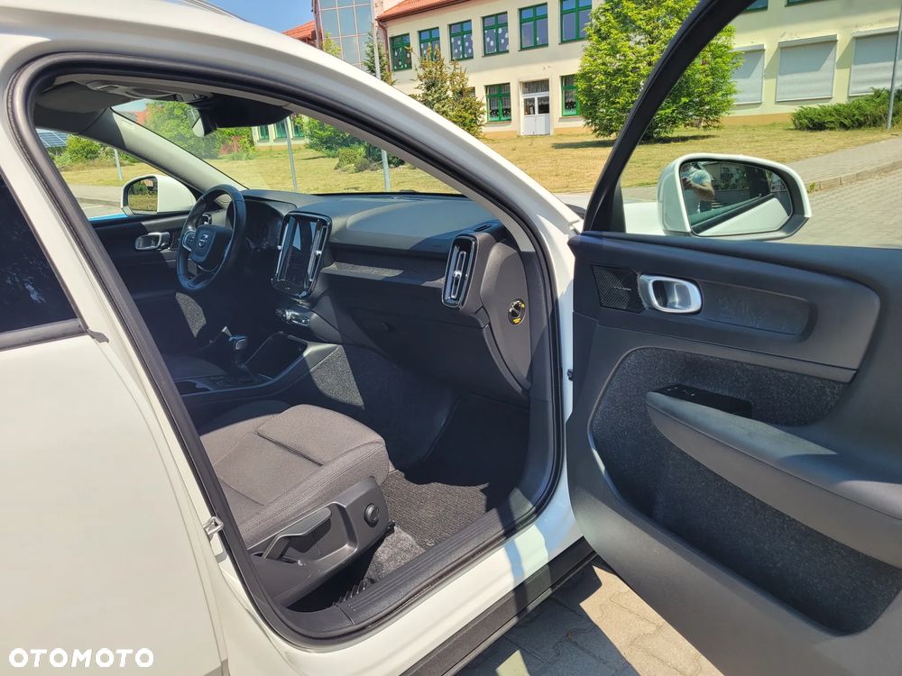 Volvo XC 40 T2 Momentum - 21