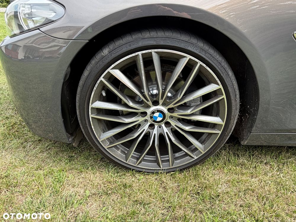 BMW Seria 5 520d M Sport - 13