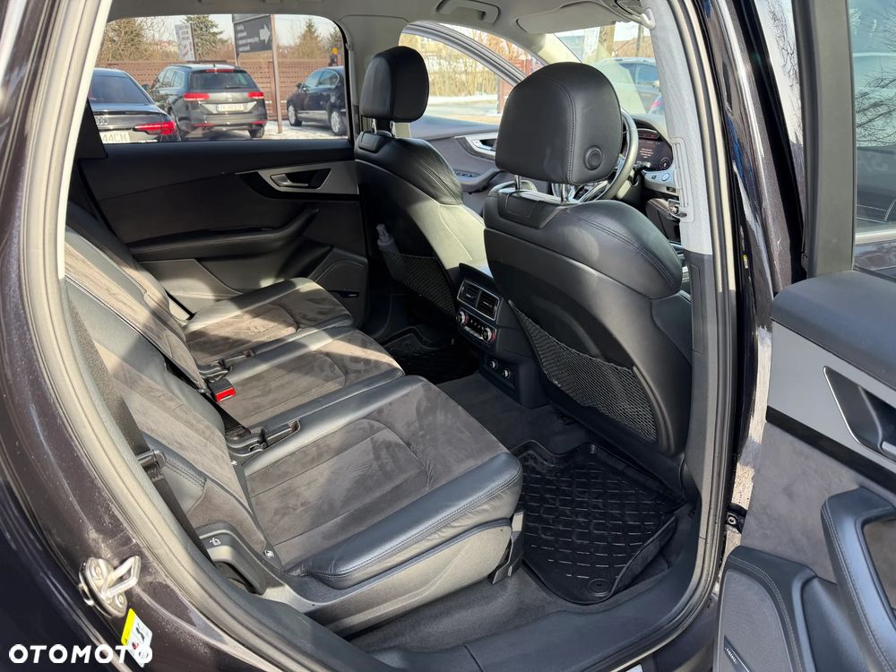 Audi Q7 - 16