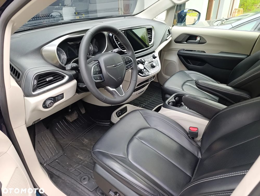 Chrysler Pacifica - 18