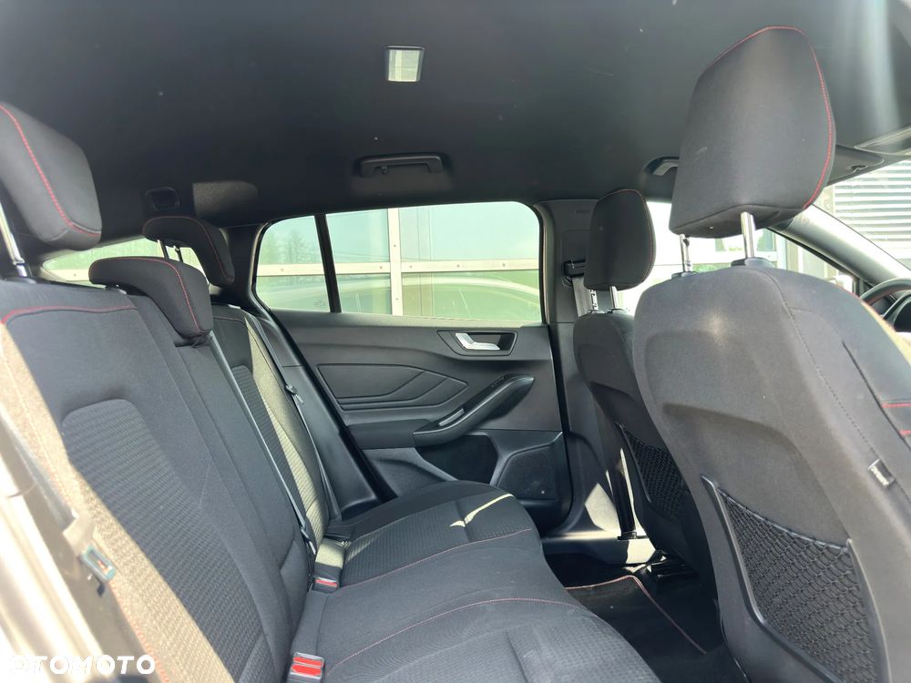 Ford Focus SW - 31