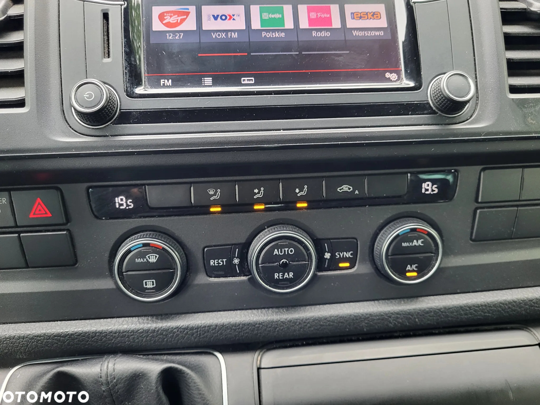 Volkswagen Multivan - 17