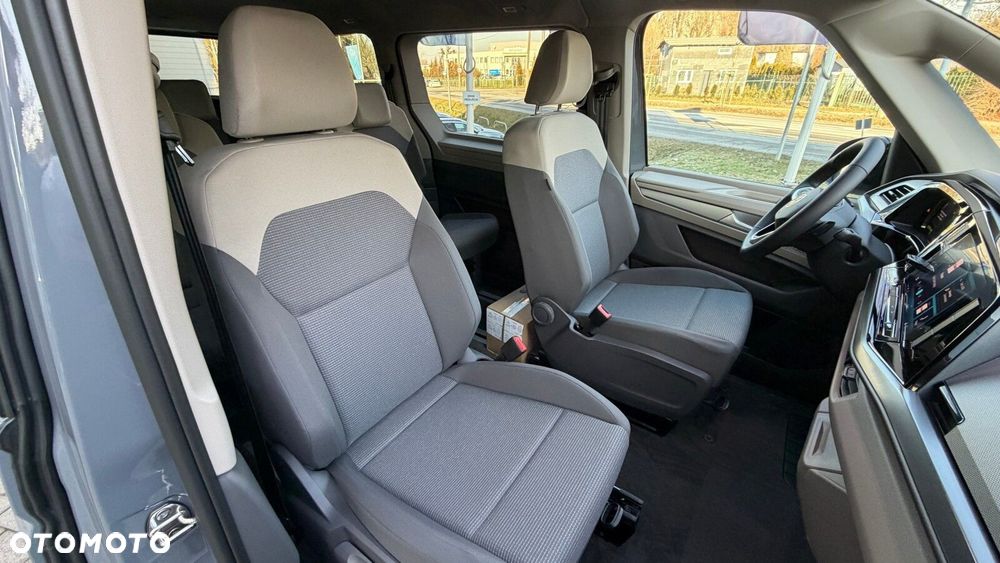 Volkswagen multivan Multivan Family L2 silnik: 2,0 l TDI SCR 150 KM / skrzynia biegów: 7-biegowa DSG rozstaw osi: 3124 mm - 12