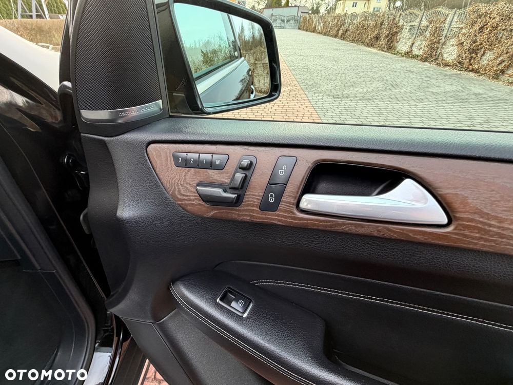 Mercedes-Benz ML 350 BlueTEC 4MATIC 7G-TRONIC Edition 1 - 25