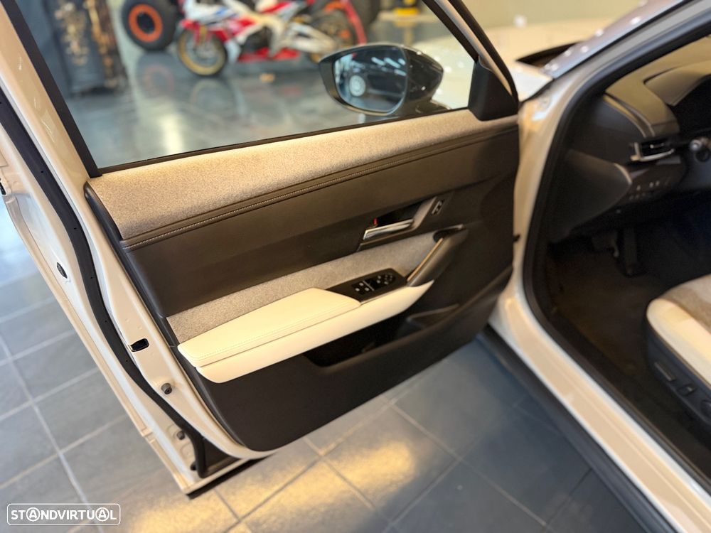 Mazda MX-30 e-SKYACTIV Advantage+Modern Confidence - 18