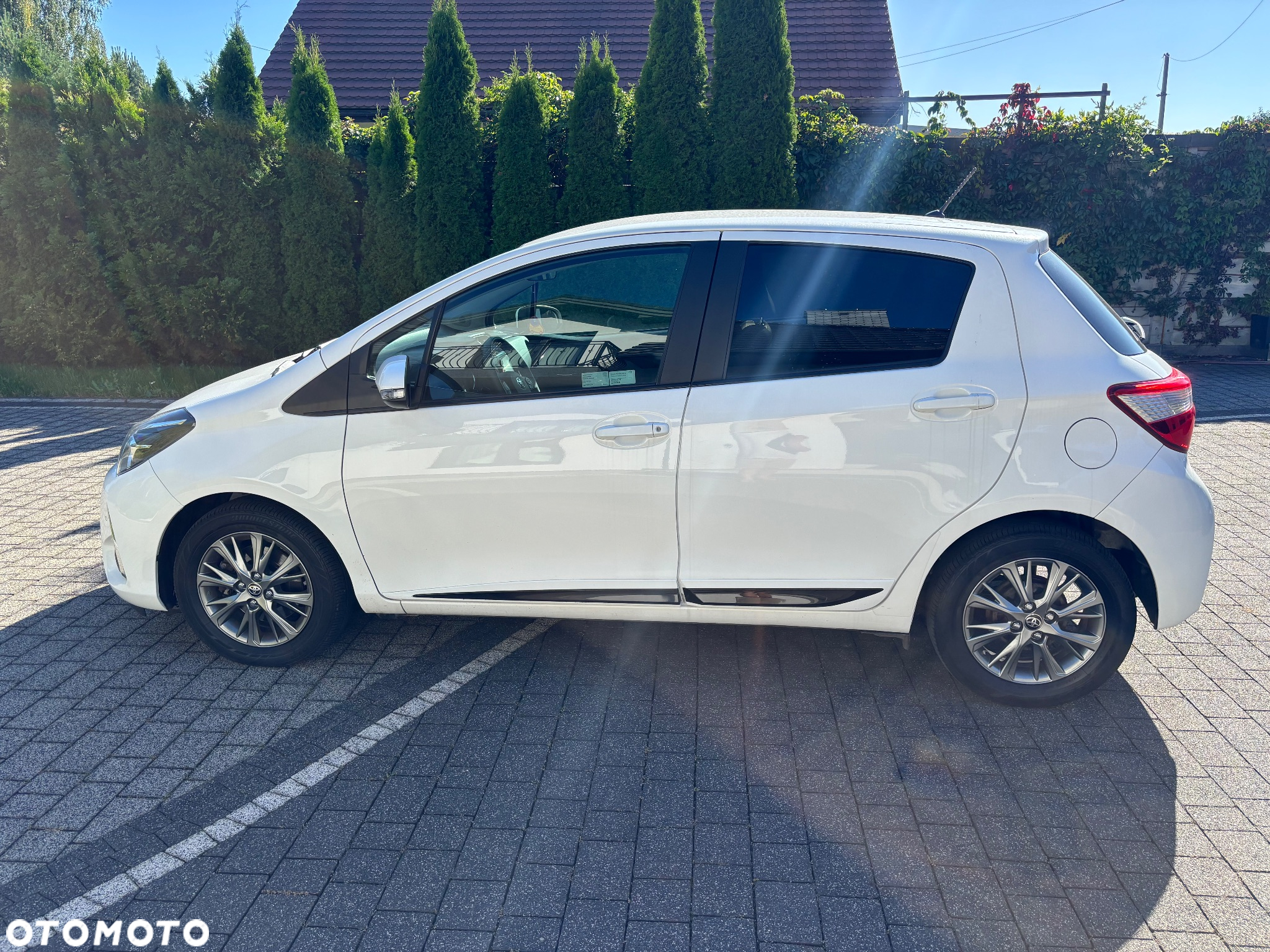 Toyota Yaris 1.5 Premium CVT - 3