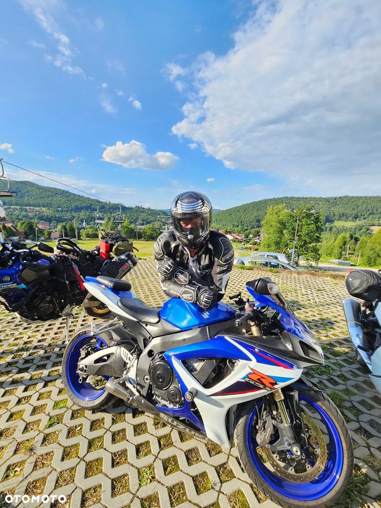 Suzuki GSX-R - 10