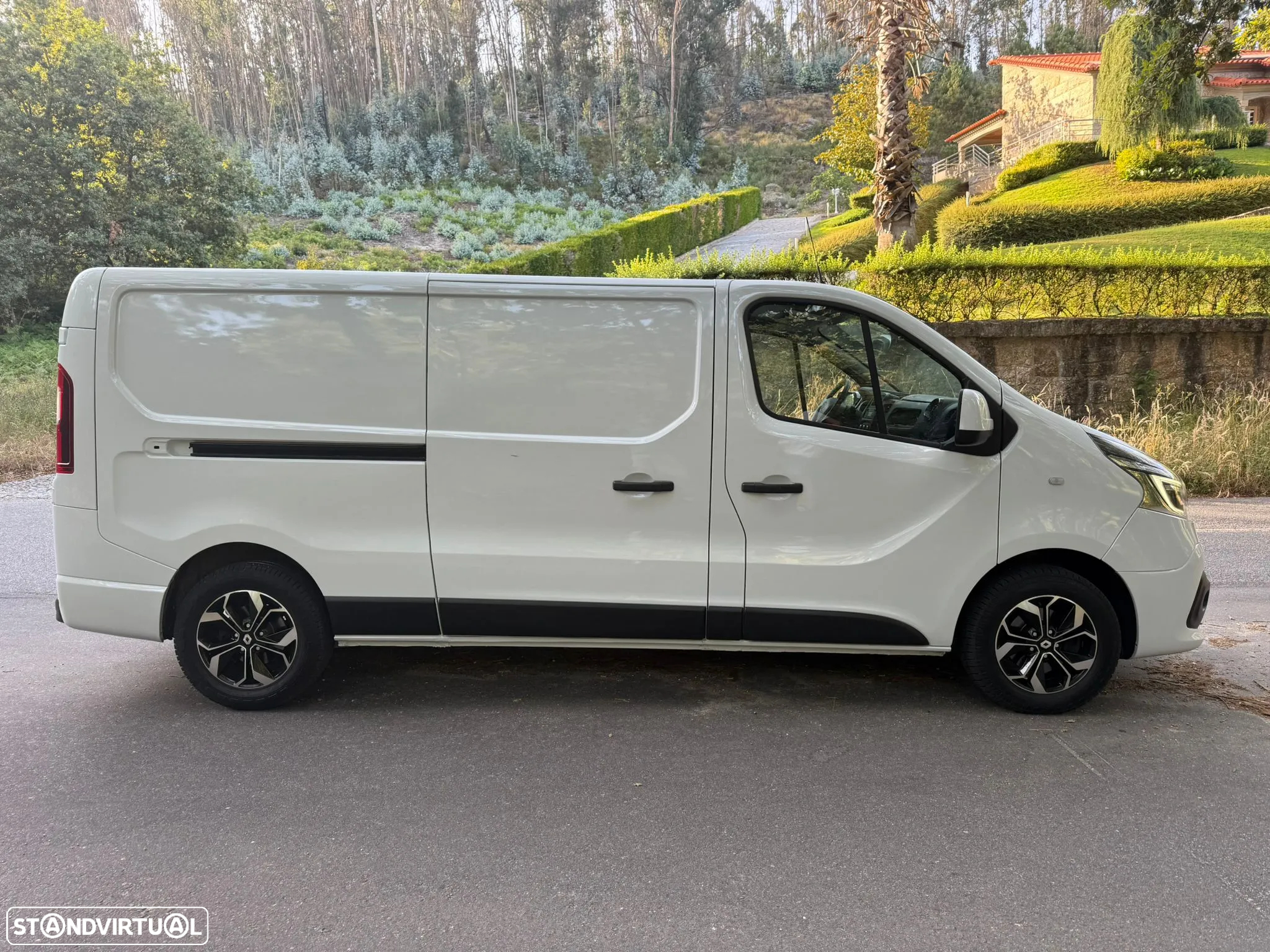 Renault Trafic L2H1 2.0CC DCi 120Cv - 10
