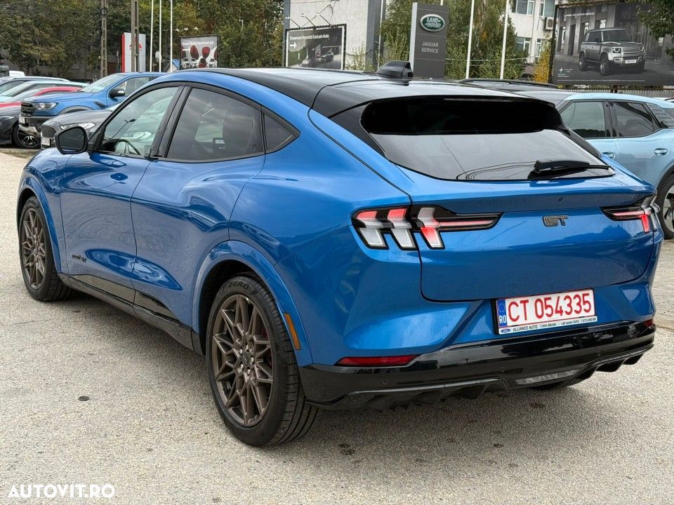 Ford Mustang Mach-E - 10