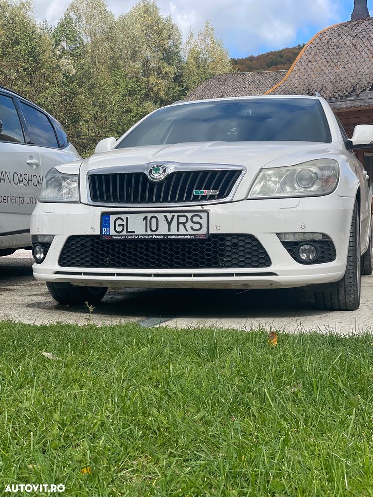 Skoda Octavia 2.0 TSI DSG RS - 2