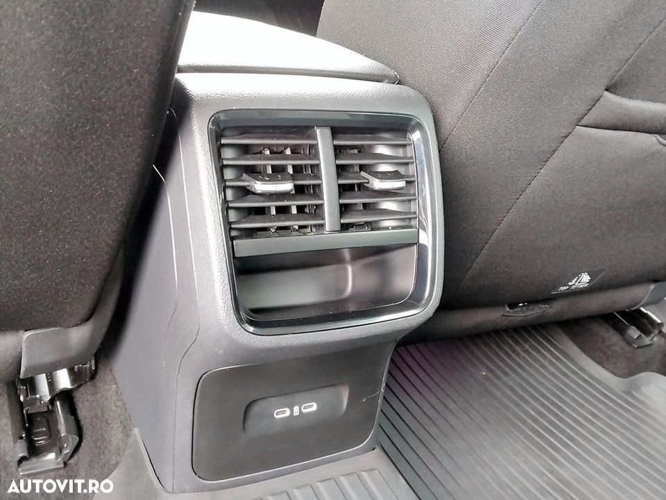Skoda Octavia 2.0 TDI DSG Ambition - 25