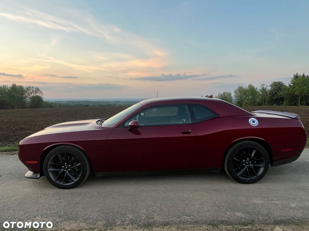 Dodge Challenger - 2