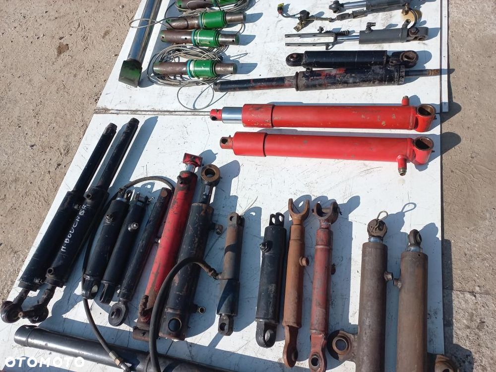 Siłowniki hydrauliczne ,siłownik elektryczny , rury wysypu 45100065,45100029, serta,12719910, hydac M91,M92 ACW021162A,siłownik kabiny massey,3773719m91,tollo linear LA14,quivogne VER04528, 0.9123,330.4 ,A4922096 ,CZUJNIK NACISKU OSI LOAD 969-0075, HYDAC 394488, AMAZONE M80X80 SIŁOWNIK PODNOŚNIKA SAME,DEUTZ HEDRA MF 32,34,36,38,40 - 5