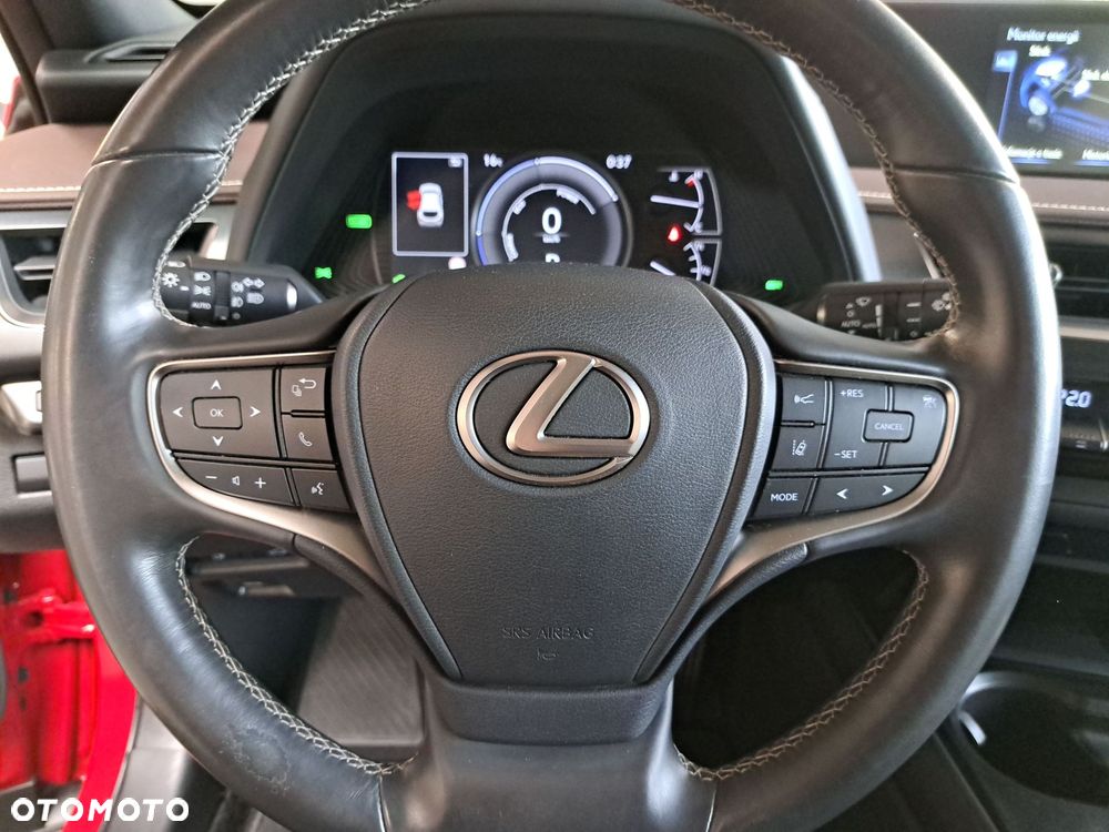 Lexus UX - 30