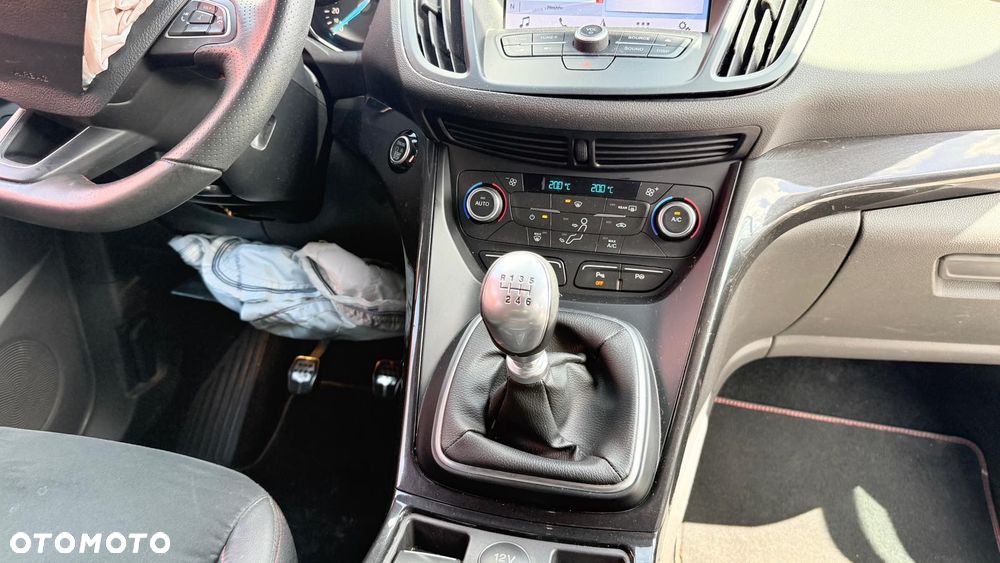 Ford Kuga 1.5 EcoBoost ST-LINE - 11