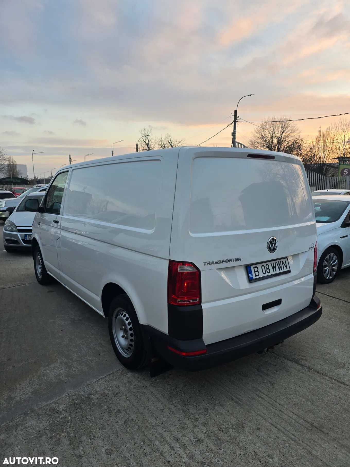 Volkswagen Transporter - 3