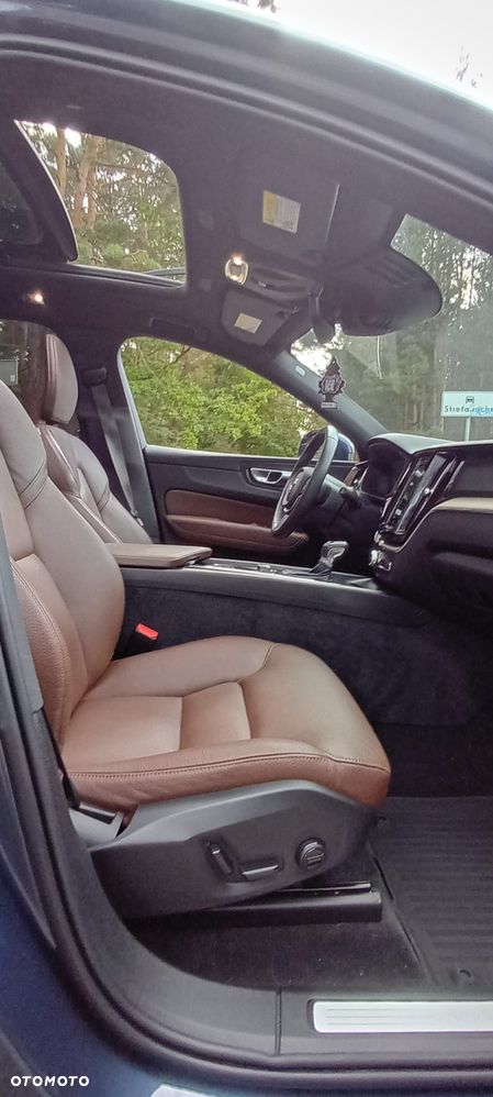 Volvo XC 60 T5 AWD Momentum - 22