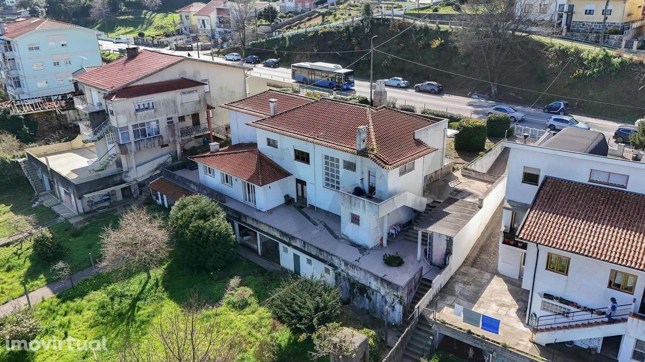 Moradia T(3 + 4) para renovar com terreno de 1959 m2 em Pedroso/Carval - Grande imagem: 5/60