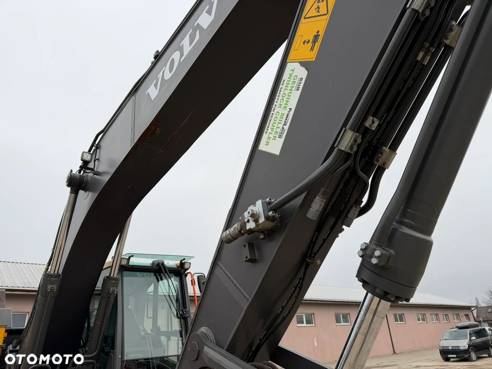 Volvo EC220EL - 9