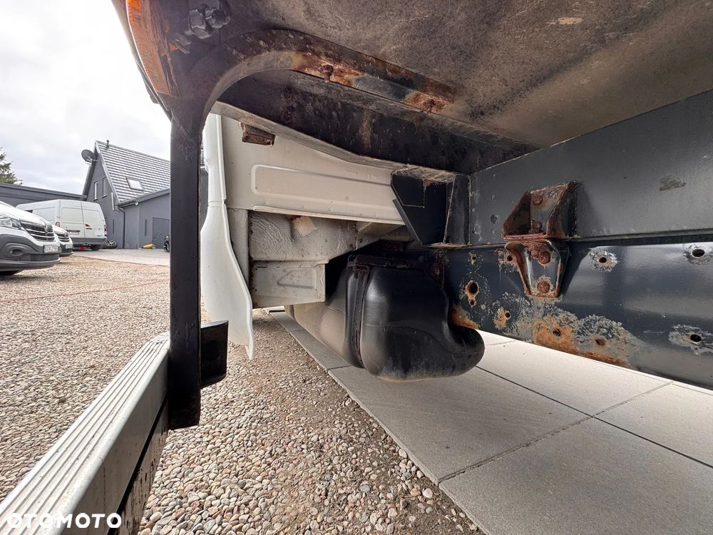 Iveco MAXI SKRZYNIA BRYGADÓWKA - 24