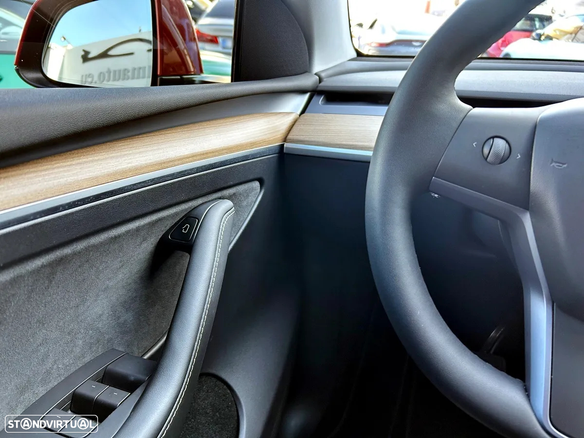 Tesla Model Y Long Range Dual Motor AWD - 15