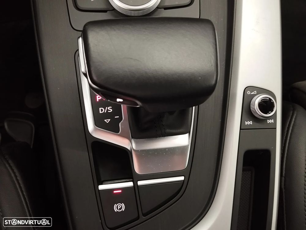 Audi A4 40 TDI S tronic - 31