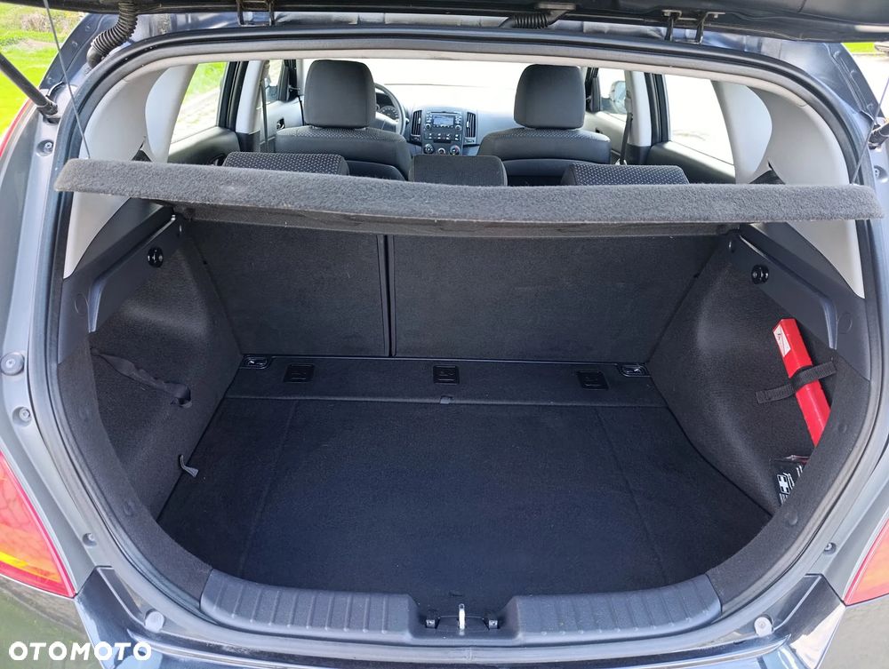 Hyundai i30 1.6 CRDi Comfort - 16