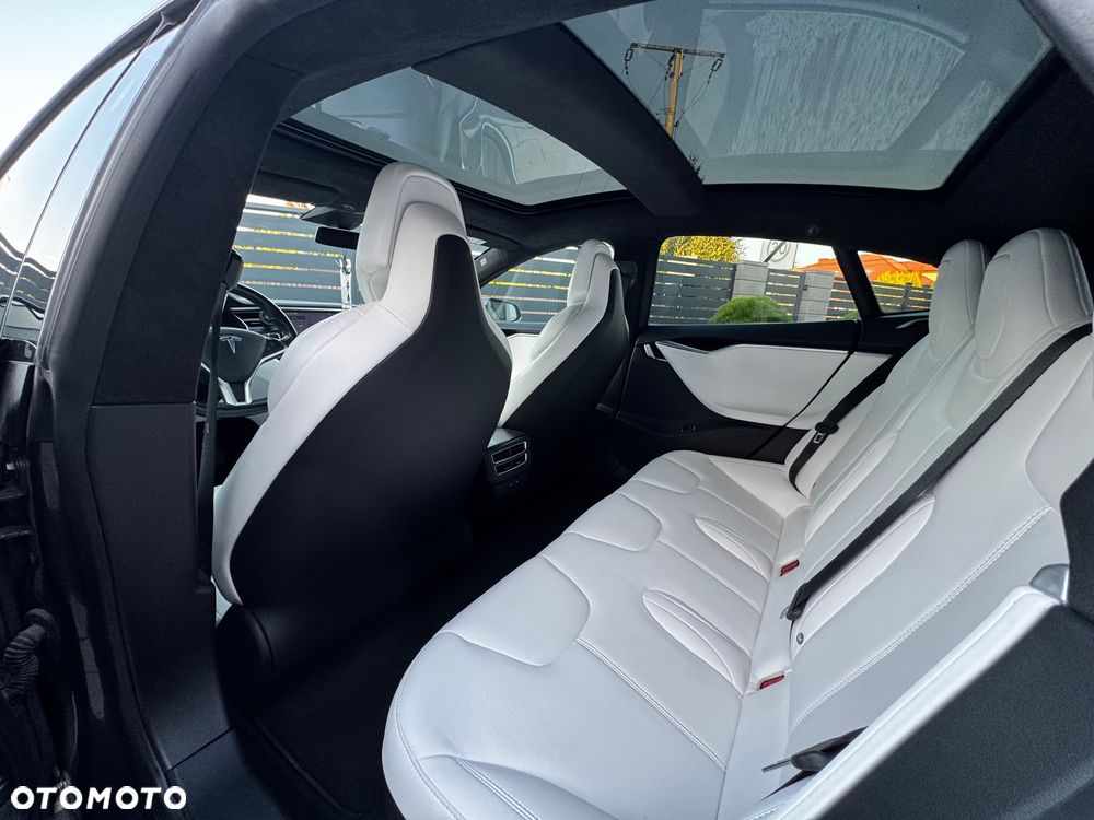 Tesla Model S Long Range Plus - 14
