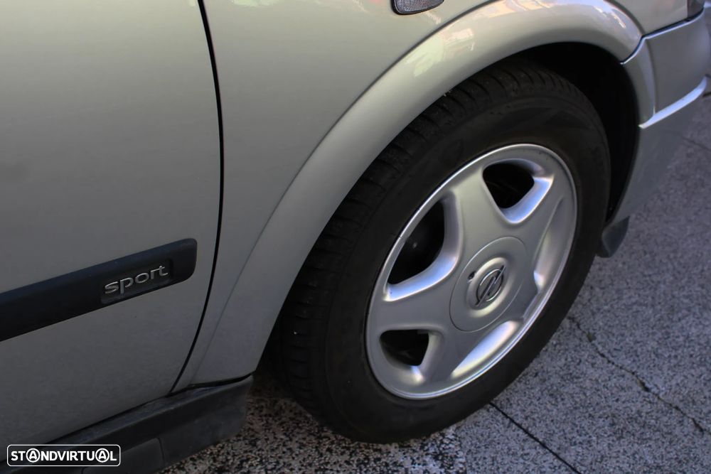 Opel Astra 1.6i Sport - 42