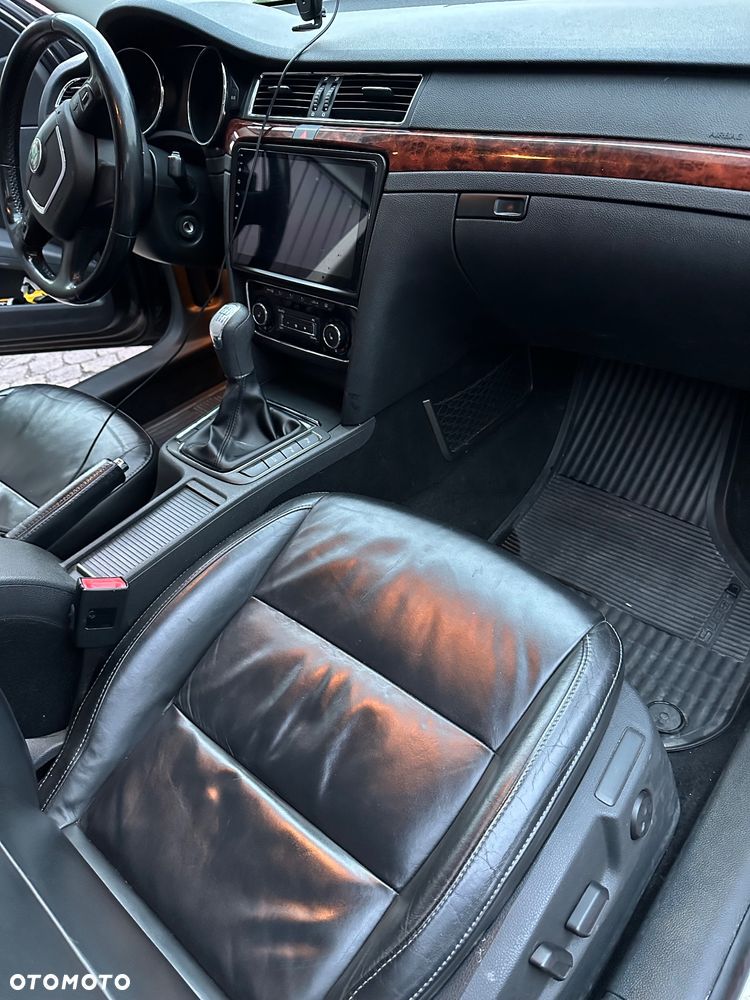 Skoda Superb 2.0 TDI 4x4 Platinum - 8