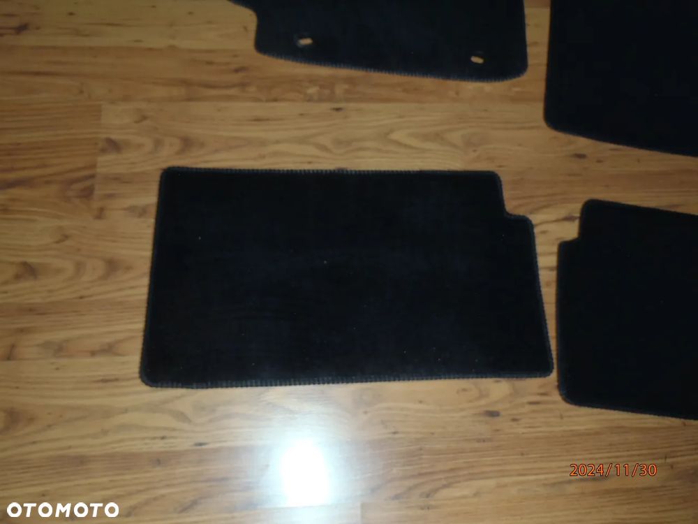dywanikI dywanik wykładzina welur Chery Omoda 5 22-24r 4 szt ORYGINAŁ - 8